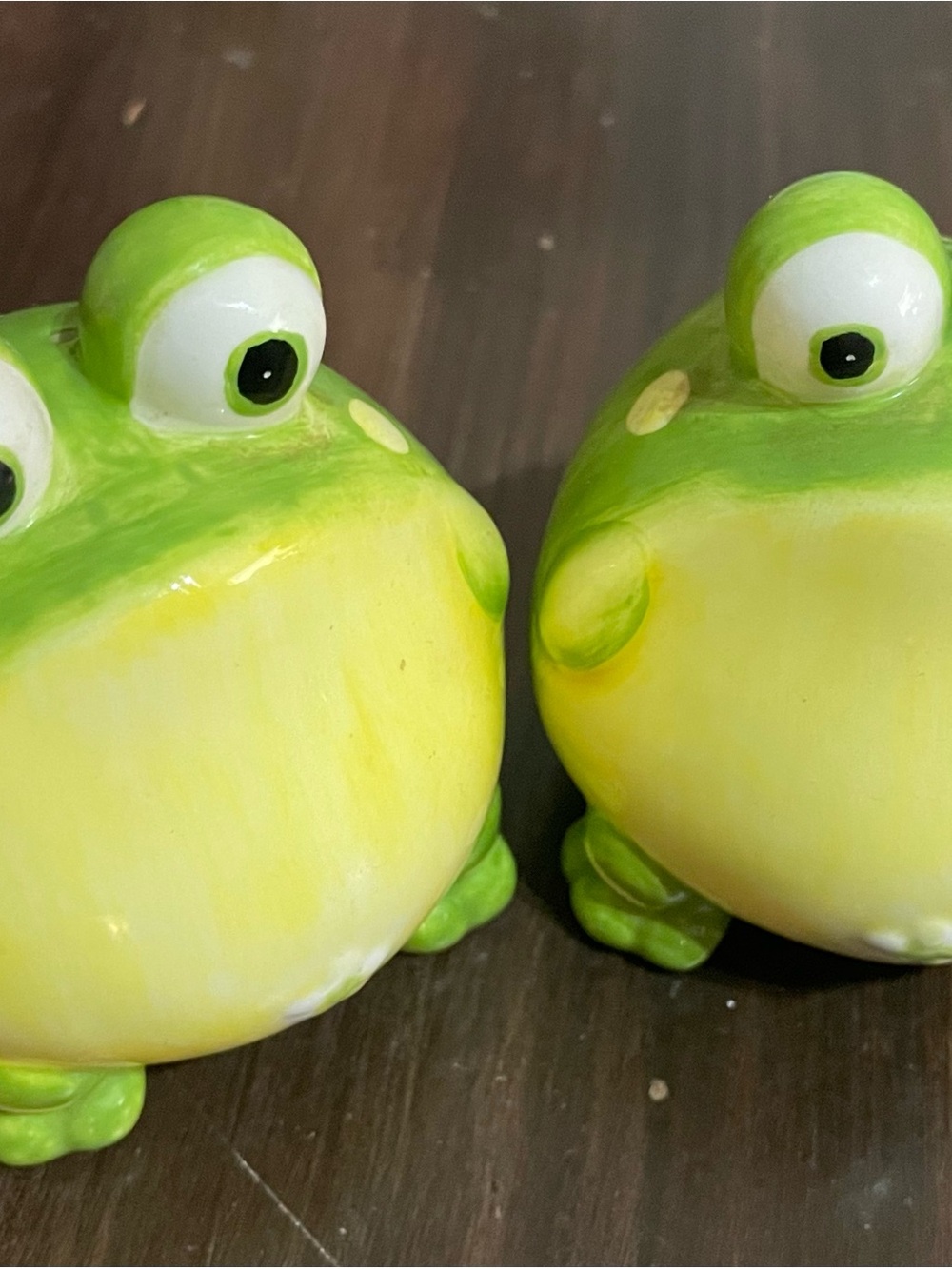 Whimsical Green Ceramic Frog salt and pepper shakes Figurine Pair - Home Accent